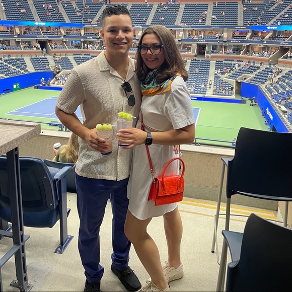 Meet your Posher, Sarah - Picture 3 of 8